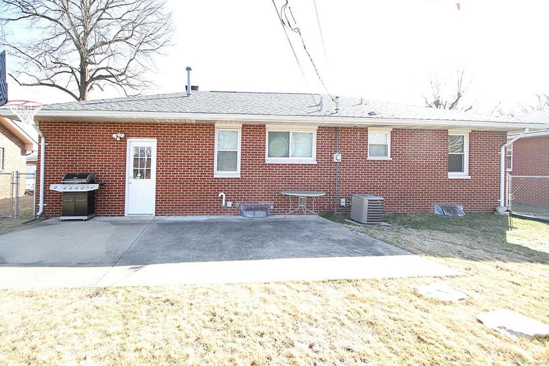 770 Berry Road Wood River, IL 62095 - Photo 36 of 39
