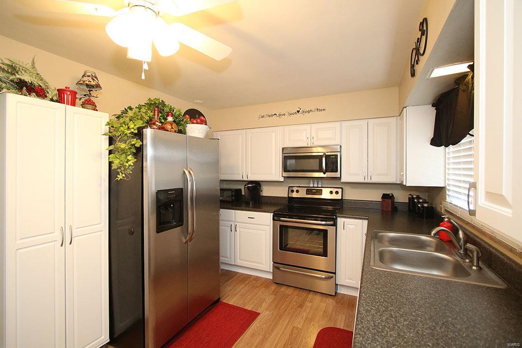770 Berry Road Wood River, IL 62095 - Photo 9 of 39