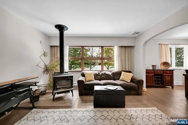 $799,900 | 1061 Roosevelt Avenue, New Milford, NJ 07646