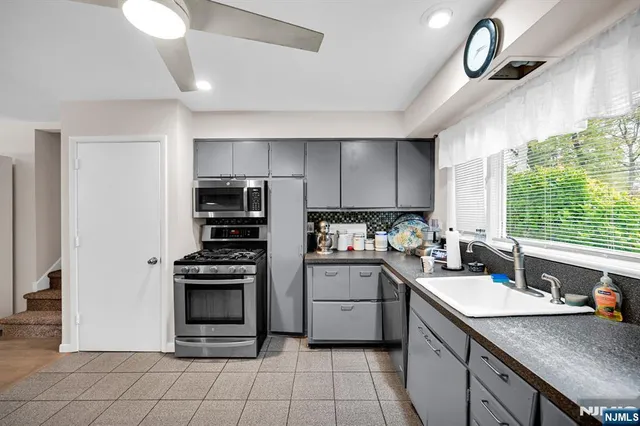 $799,900 | 1061 Roosevelt Avenue, New Milford, NJ 07646