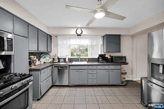 $799,900 | 1061 Roosevelt Avenue, New Milford, NJ 07646