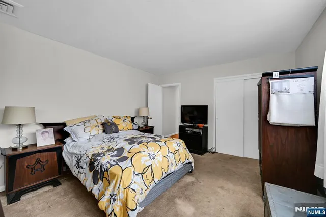 $799,900 | 1061 Roosevelt Avenue, New Milford, NJ 07646