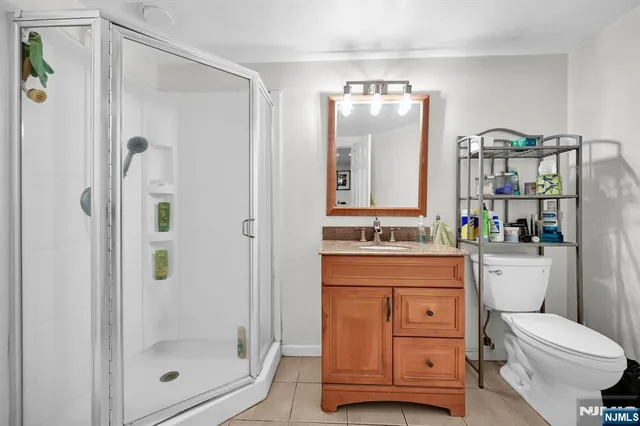 $799,900 | 1061 Roosevelt Avenue, New Milford, NJ 07646