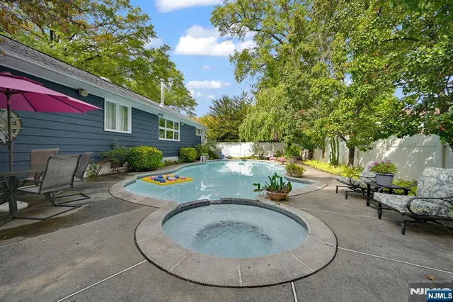 $799,900 | 1061 Roosevelt Avenue, New Milford, NJ 07646