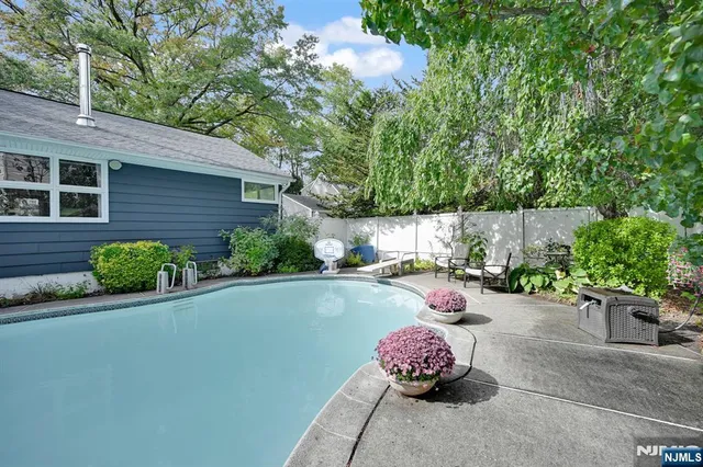 $799,900 | 1061 Roosevelt Avenue, New Milford, NJ 07646