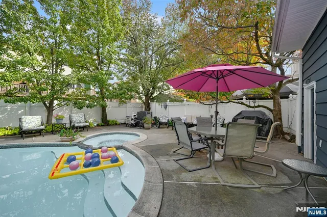 $799,900 | 1061 Roosevelt Avenue, New Milford, NJ 07646