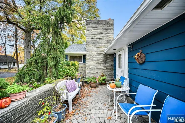 $799,900 | 1061 Roosevelt Avenue, New Milford, NJ 07646