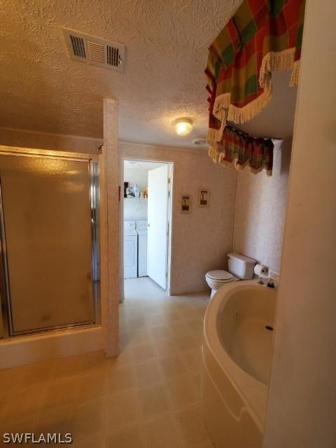 451 Bahia Honda Road Key Largo, FL 33037 - Photo 14 of 31 a bathroom with a bathtub
