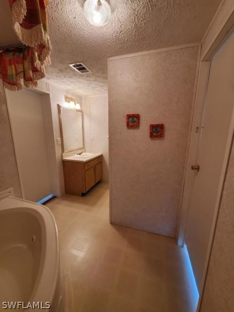 451 Bahia Honda Road Key Largo, FL 33037 - Photo 18 of 31 a view of an empty room