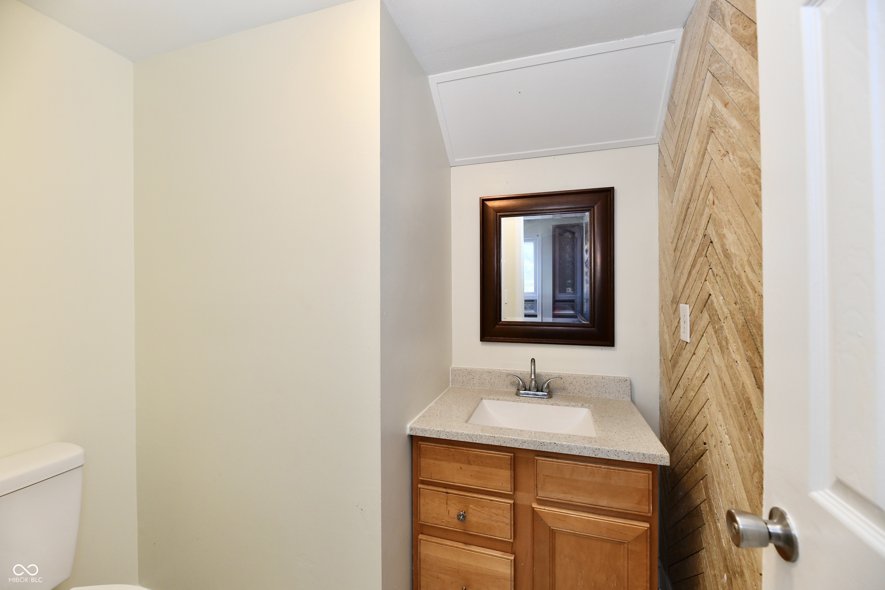 7911 Guion Road Indianapolis, IN 46268 - Photo 11 of 30 Gallery Image 11
