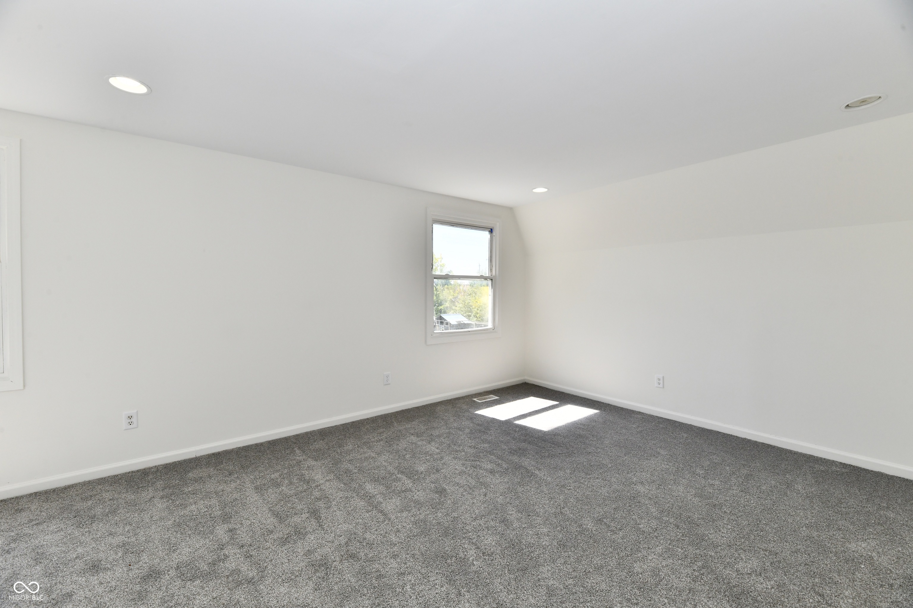 7911 Guion Road Indianapolis, IN 46268 - Photo 16 of 30 Gallery Image 16