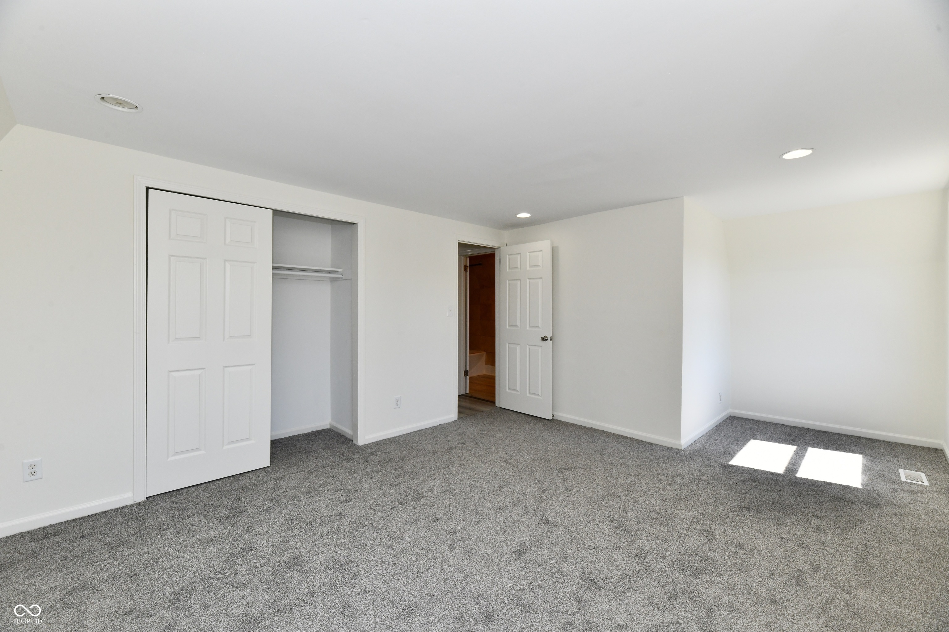 7911 Guion Road Indianapolis, IN 46268 - Photo 18 of 30 Gallery Image 18