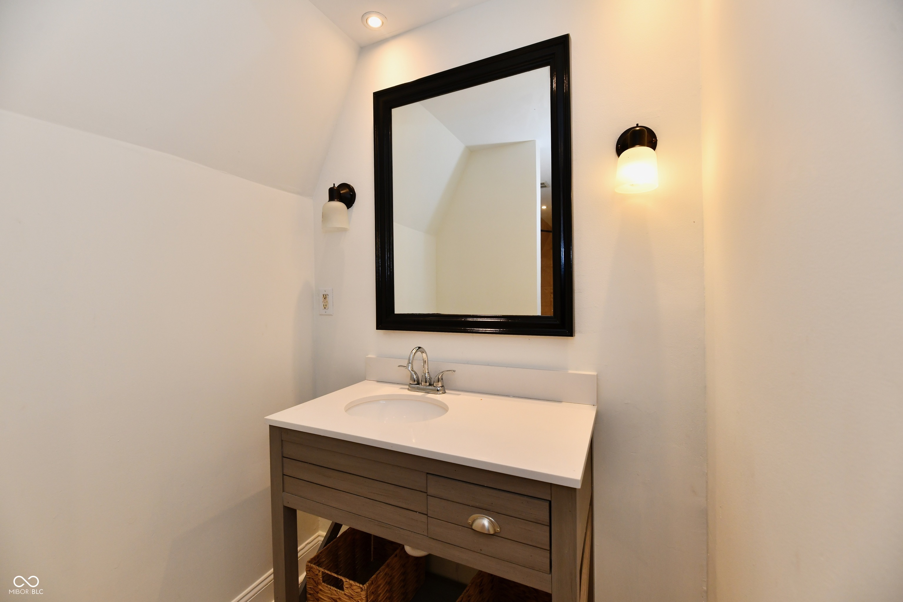 7911 Guion Road Indianapolis, IN 46268 - Photo 19 of 30 Gallery Image 19