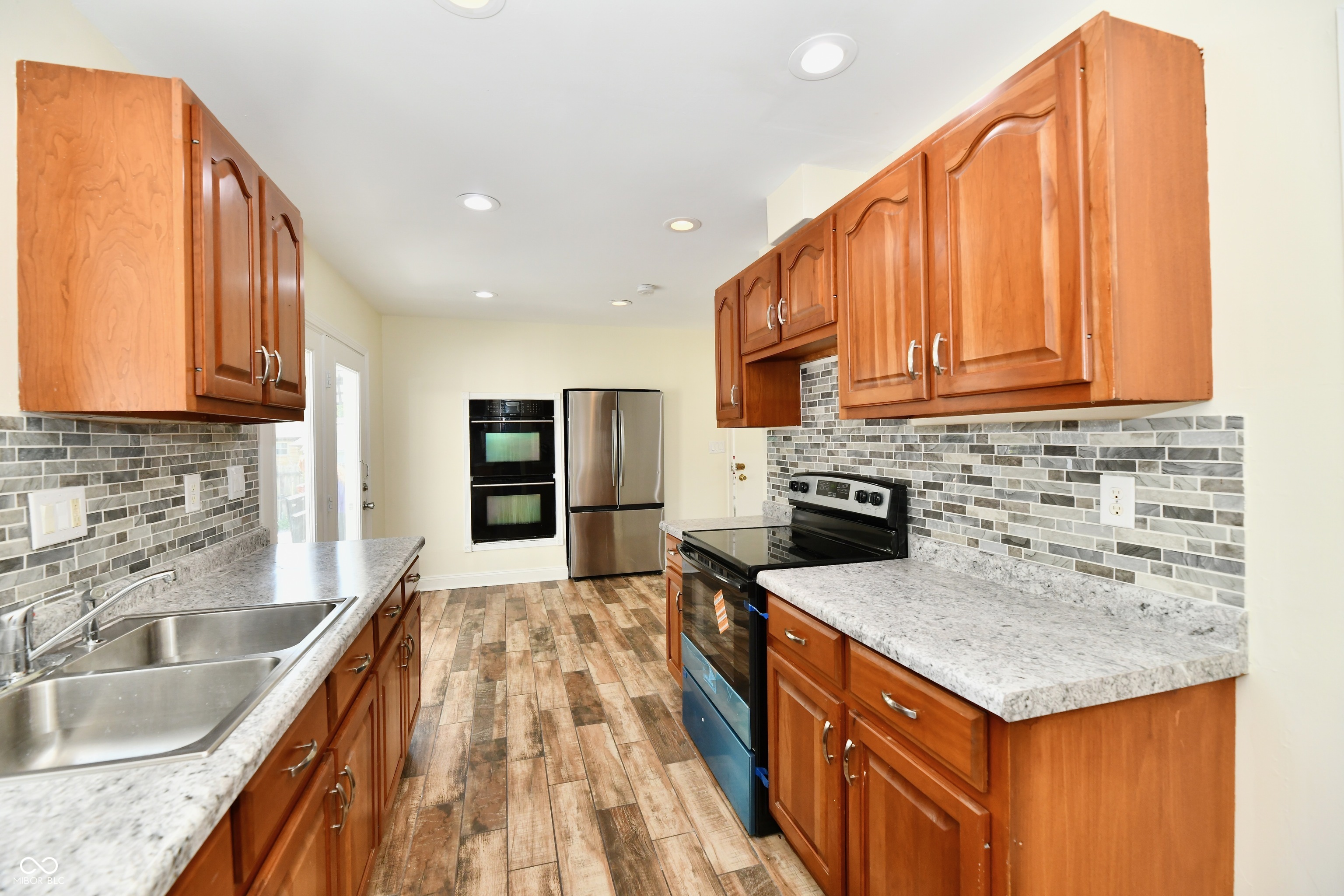 7911 Guion Road Indianapolis, IN 46268 - Photo 5 of 30 Gallery Image 5