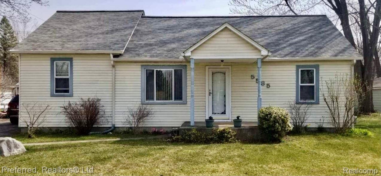 5585 Denton Road Canton, MI 48188 - Photo 1 of 44 881CD662-9330-42F9-B82B-4E95DD087435_1_201_a.jpeg
