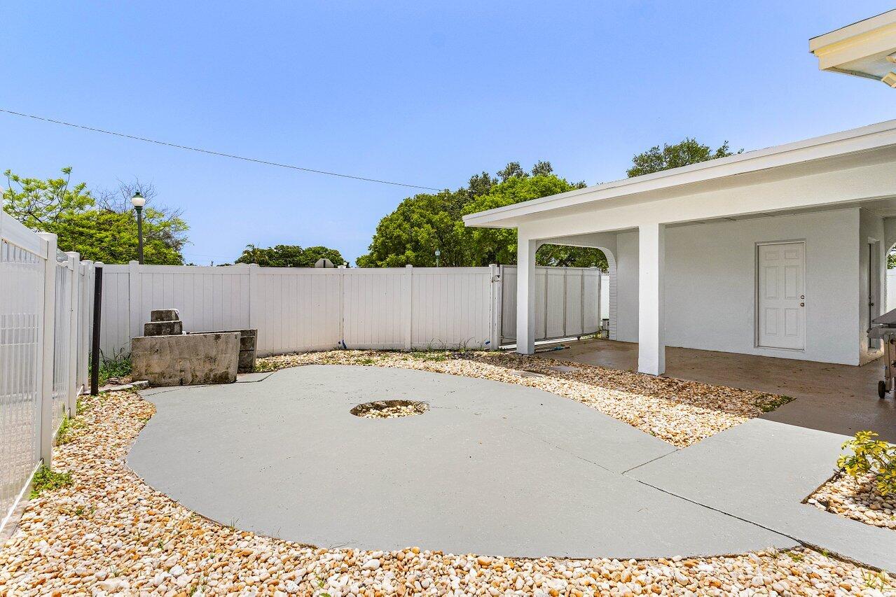 123 Northwest 6th Avenue Delray Beach, FL 33444 - Photo 19 of 24 023-123Northwest6thAvenue-DelrayBeach-FL