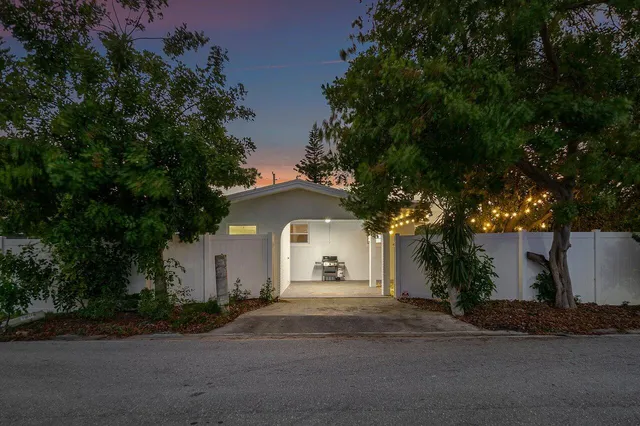 $4,200 | 123 Northwest 6th Avenue, Delray Beach, FL 33444