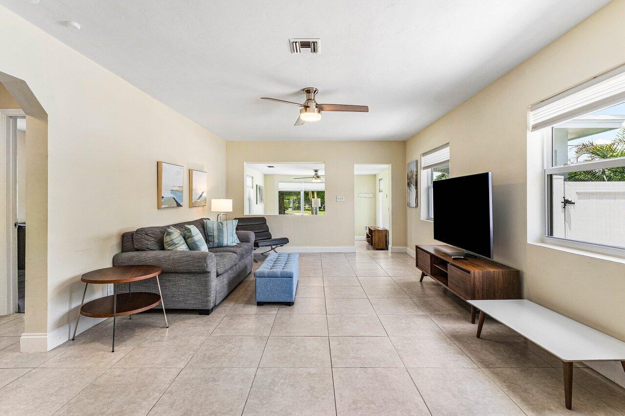 123 Northwest 6th Avenue Delray Beach, FL 33444 - Photo 7 of 24 009-123Northwest6thAvenue-DelrayBeach-FL