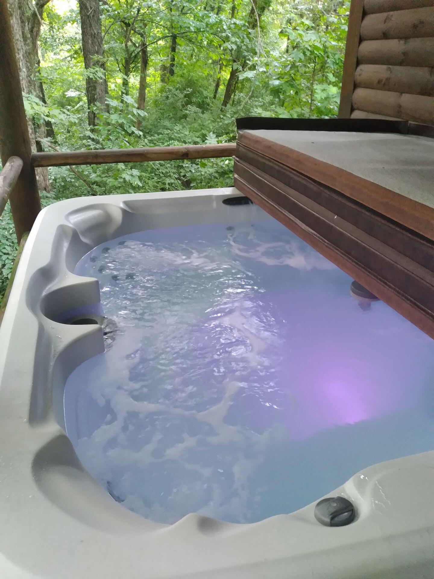 20478 Kalklosch Road Logan, OH 43138 - Photo 21 of 32 Woodlands-Cabin-Hocking-HIlls-hot-tub-20