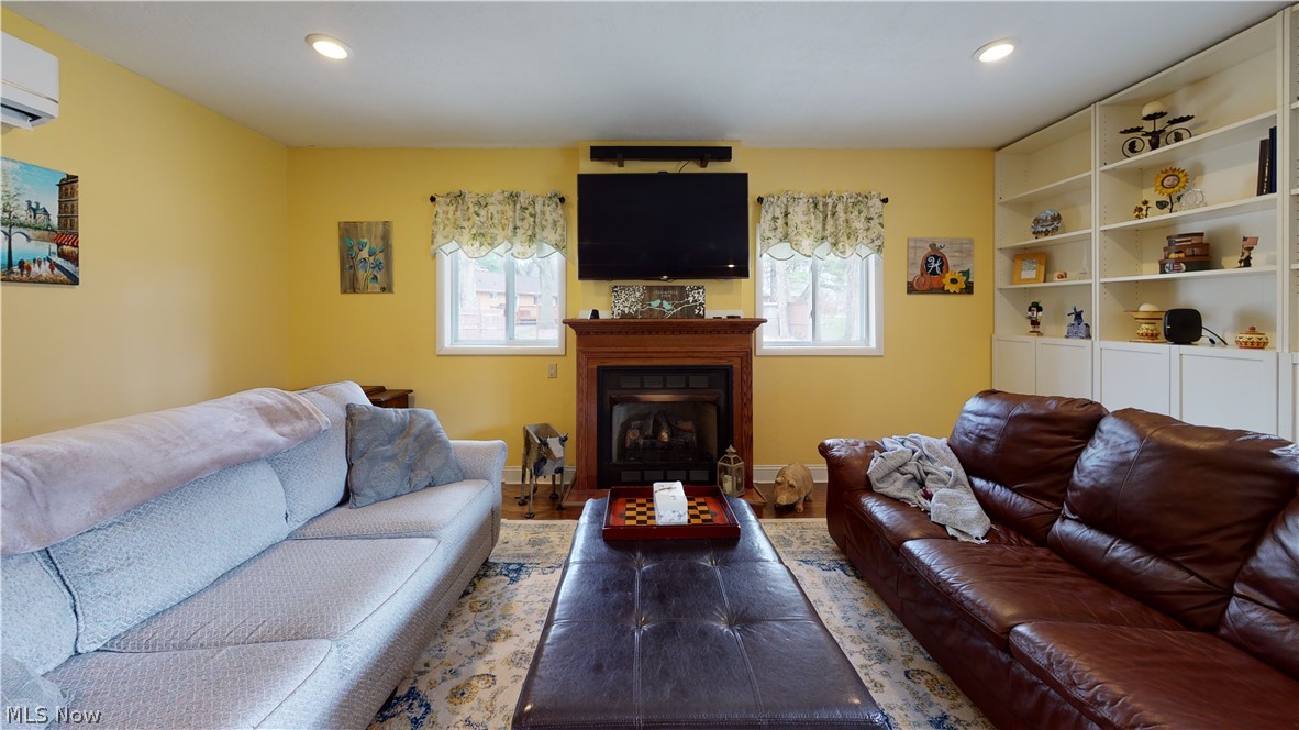 171 Hickory Road Akron, OH 44333 - Photo 14 of 35