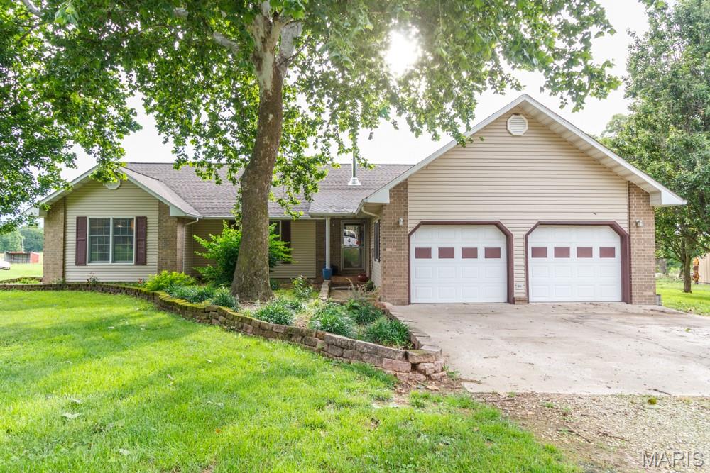 235 Springfield Road Buffalo, MO 65622 - Photo 1 of 47