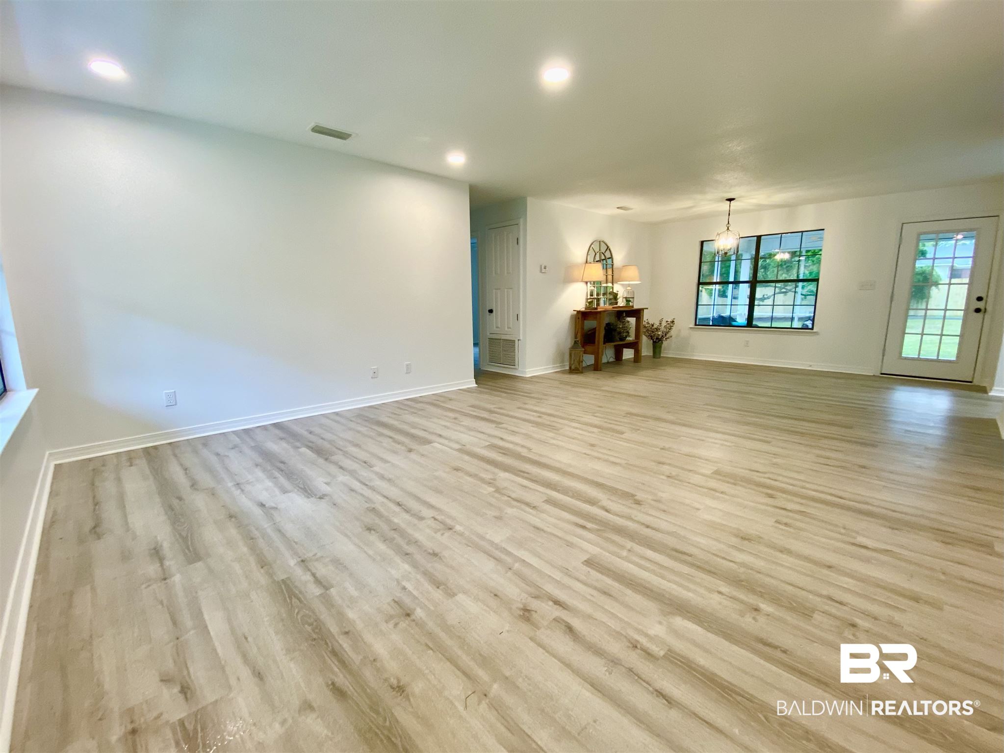 22887 Mobile Street Robertsdale, AL 36567 - Photo 8 of 31