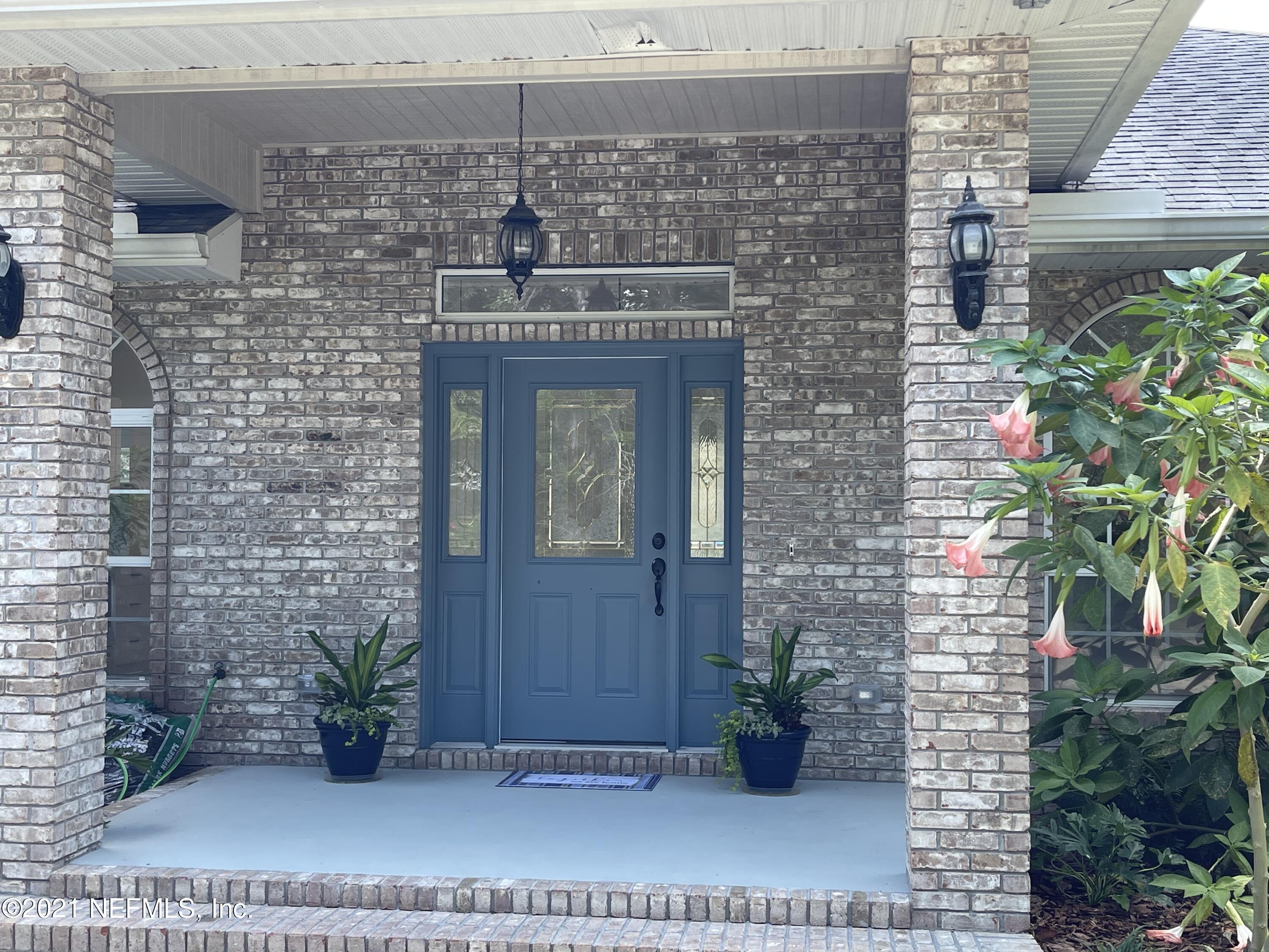 292 Southeast 46th Loop Keystone Heights, FL 32656 - Photo 3 of 29 E923F40D-05C5-45D8-B73C-34C5BB0E2654