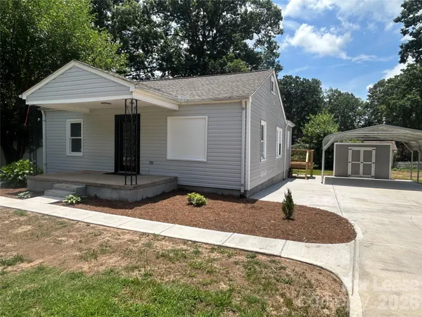 $1,400 | 914 Linwood Road, Kings Mountain, NC 28086