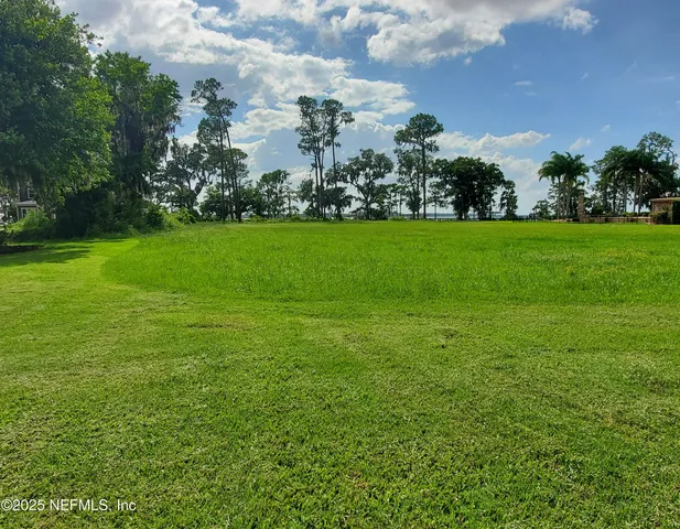 a view of a golf course
