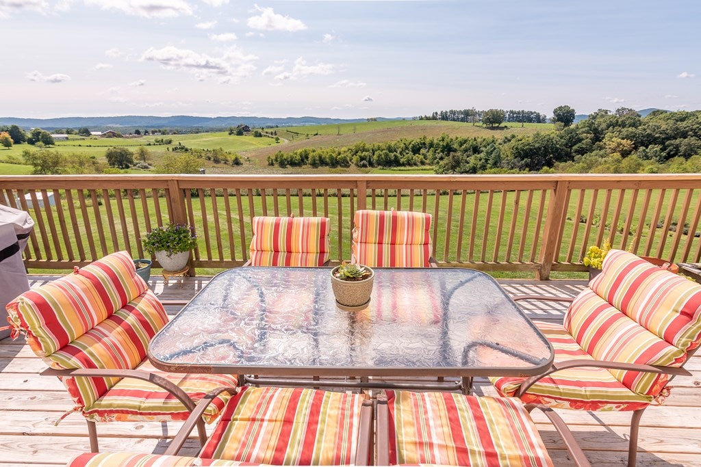 2115 Wetherburn Road Christiansburg, VA 24073 - Photo 8 of 62 Gallery Image 8