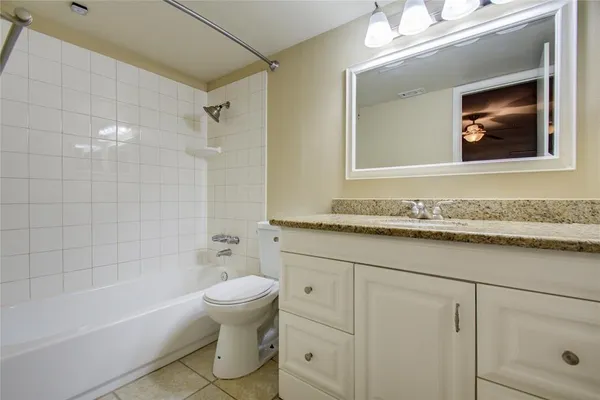 $1,700 | 14703 Barryknoll Lane, Unit 18, Houston, TX 77079
