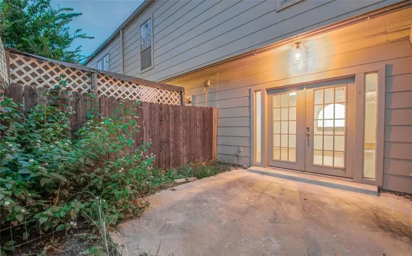 $1,700 | 14703 Barryknoll Lane, Unit 18, Houston, TX 77079