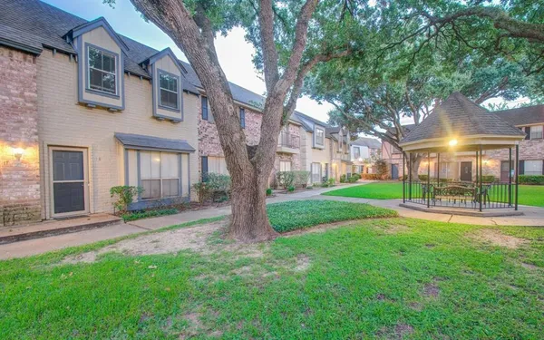 $1,700 | 14703 Barryknoll Lane, Unit 18, Houston, TX 77079
