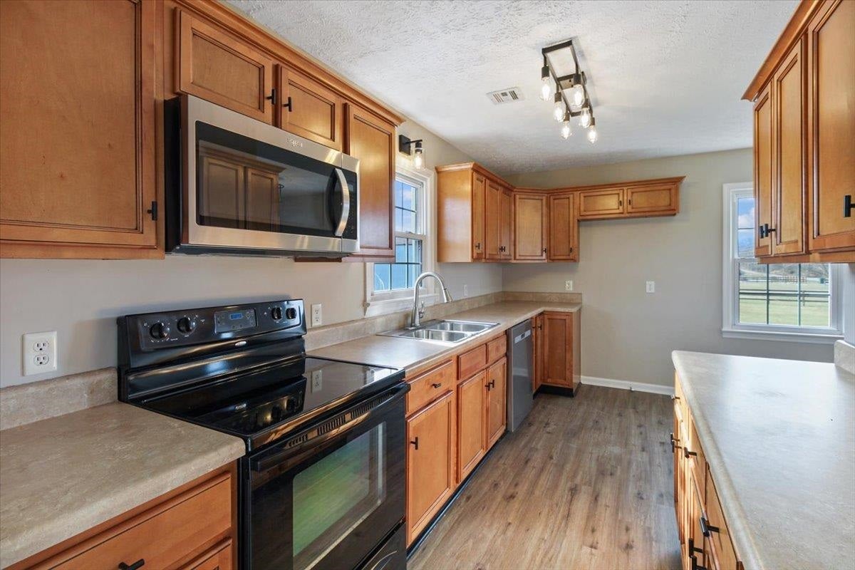 279 Carter Sims Road Bowling Green, KY 42104 - Photo 9 of 21 Gallery Image 9