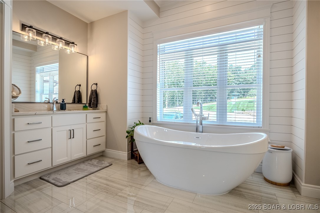 243 East Villages Estates Road Sunrise Beach, MO 65079 - Photo 18 of 60