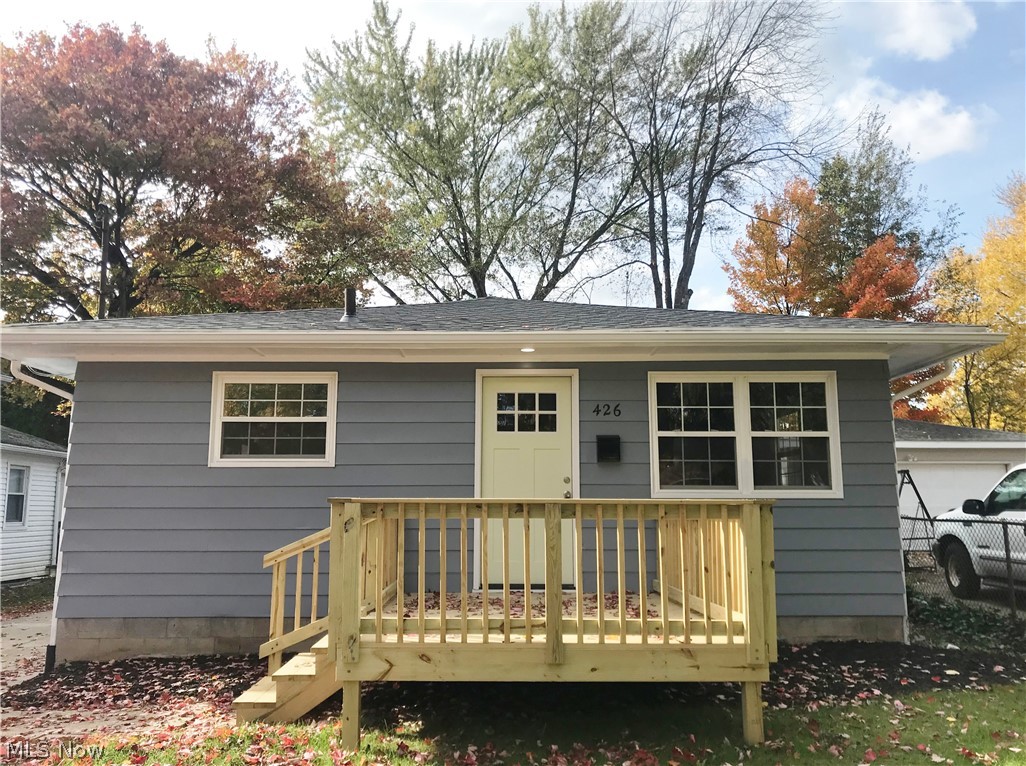 426 Lansing Road Akron, OH 44312 - Photo 2 of 34