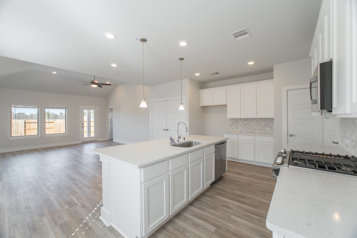 10627 Whitejacket Conroe, TX 77385 - Photo 8 of 46