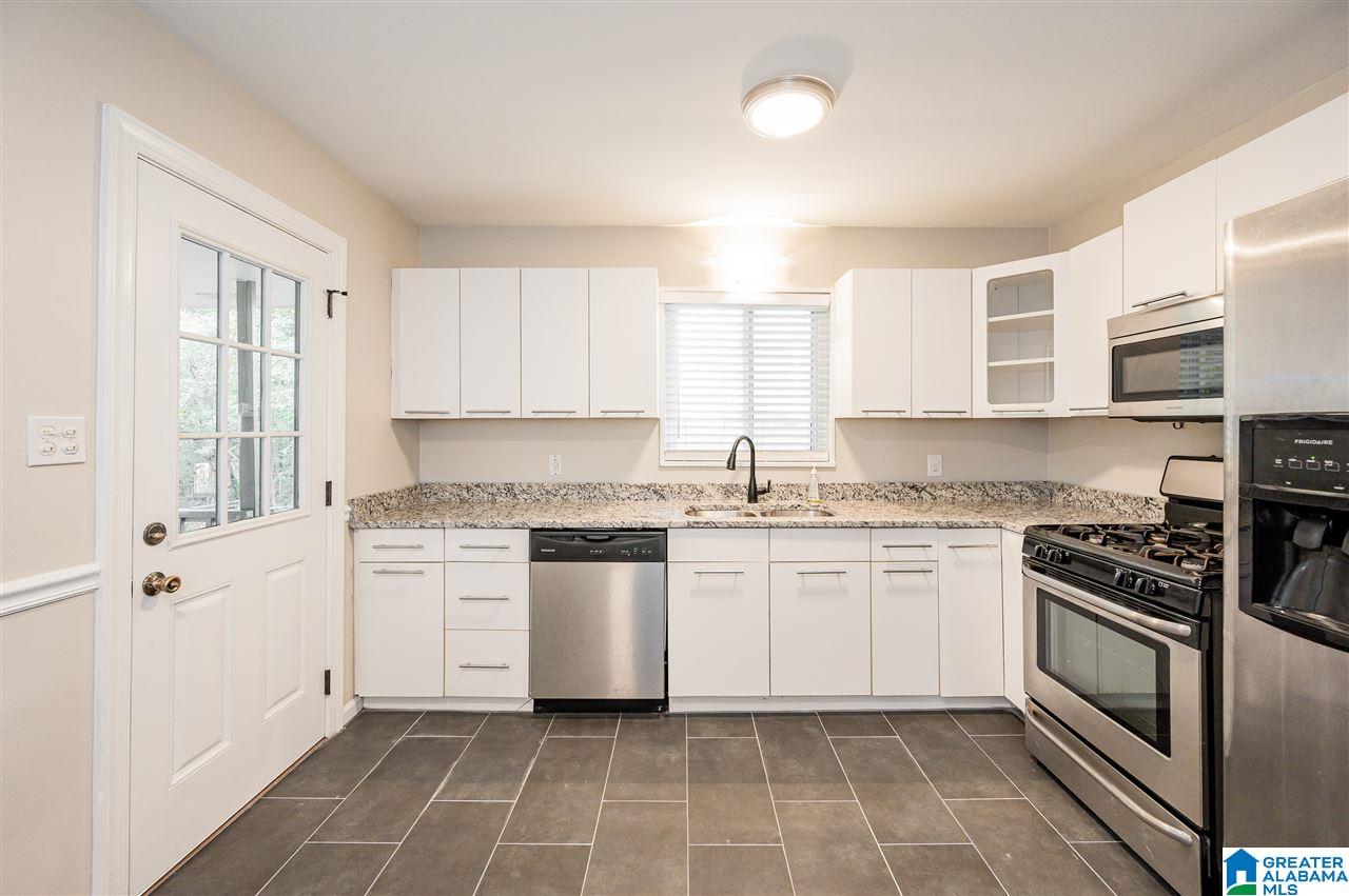 1524 Cresthill Road Birmingham, AL 35213 - Photo 8 of 33