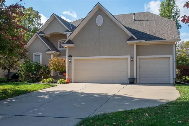 $600,000 | 14770 South Glen Eyrie Street, Olathe, KS 66061