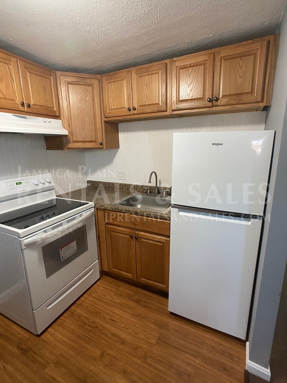 15 Pinedale Road, Unit 4 Boston, MA 02131 - Photo 1 of 11
