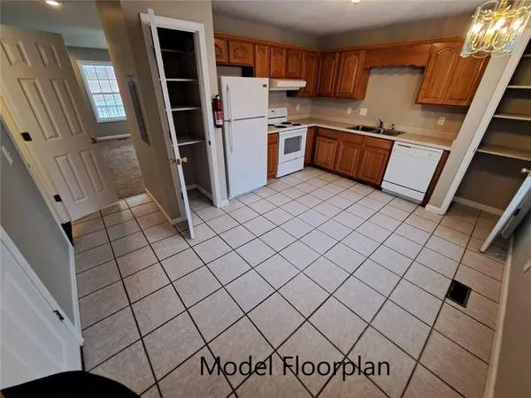 $1,000 | 1830 North Ridge Drive, Unit A, Milledgeville, GA 31061