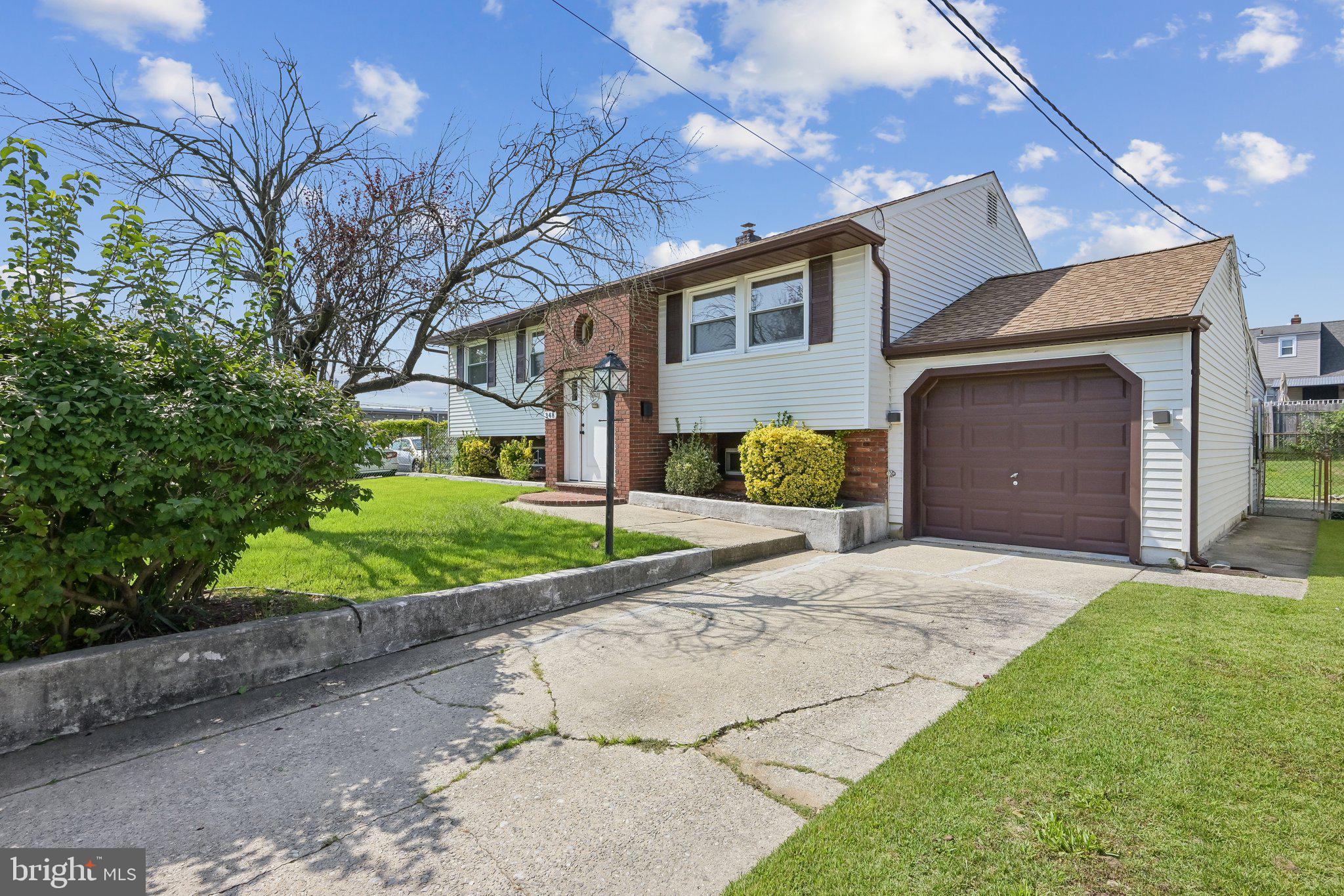 348 Peach Road Bellmawr, NJ 08031 - Photo 3 of 25 Gallery Image 3