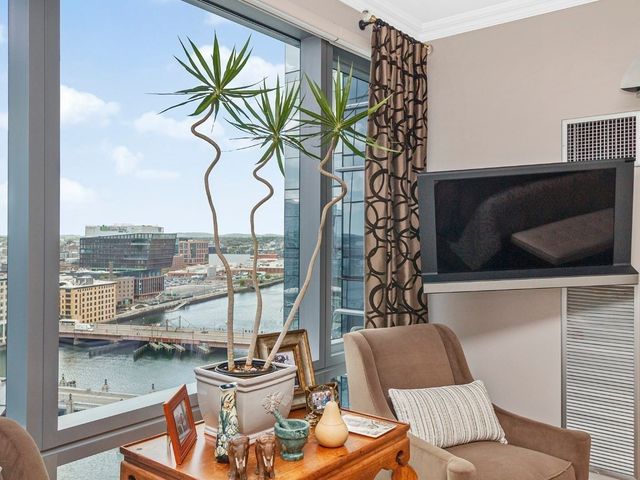 $1,825,000 | 500 Atlantic Avenue, Unit 17L, Boston, MA 02210