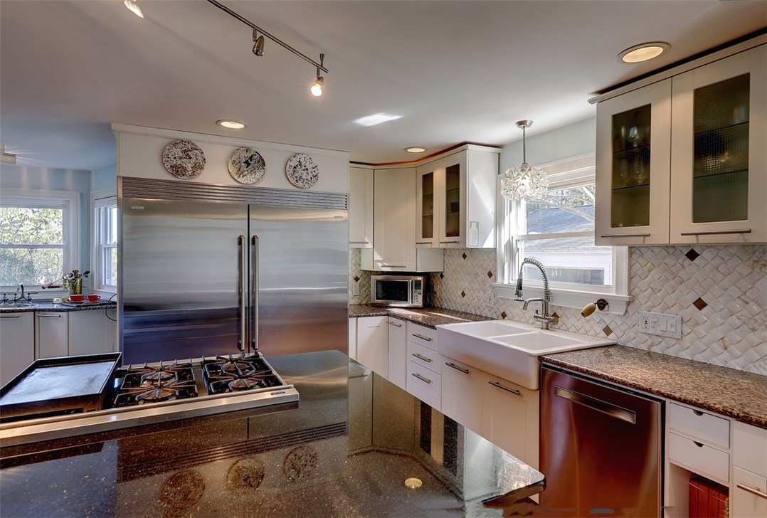 14 Harwich Road Cranston, RI 02920 - Photo 11 of 38 Gallery Image 11
