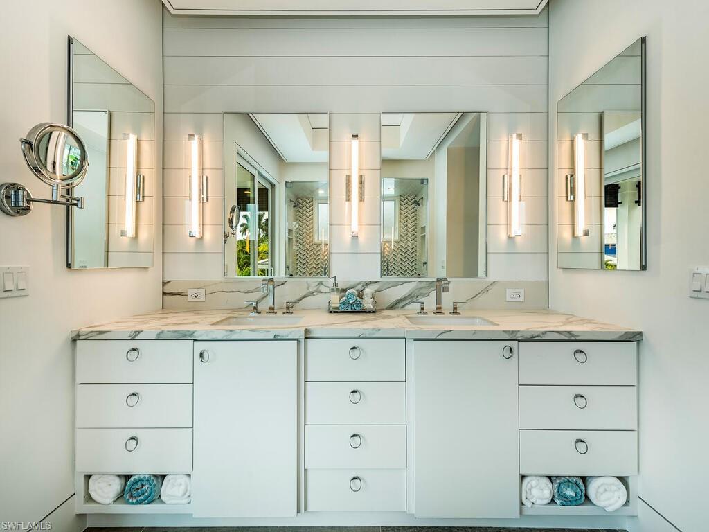 2323 Harbor Road Naples, FL 34104 - Photo 13 of 39 Gallery Image 13