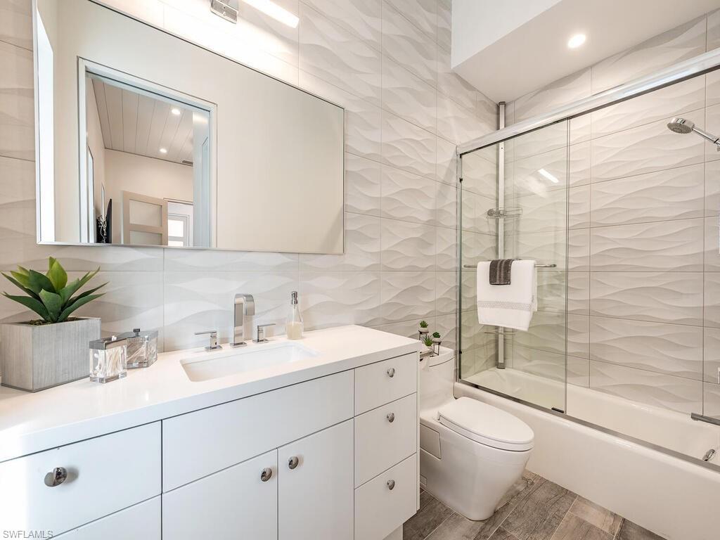 2323 Harbor Road Naples, FL 34104 - Photo 17 of 39 Gallery Image 17