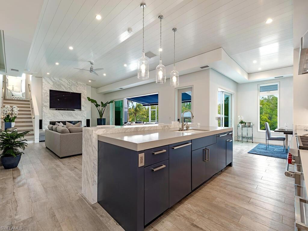 2323 Harbor Road Naples, FL 34104 - Photo 5 of 39 Gallery Image 5