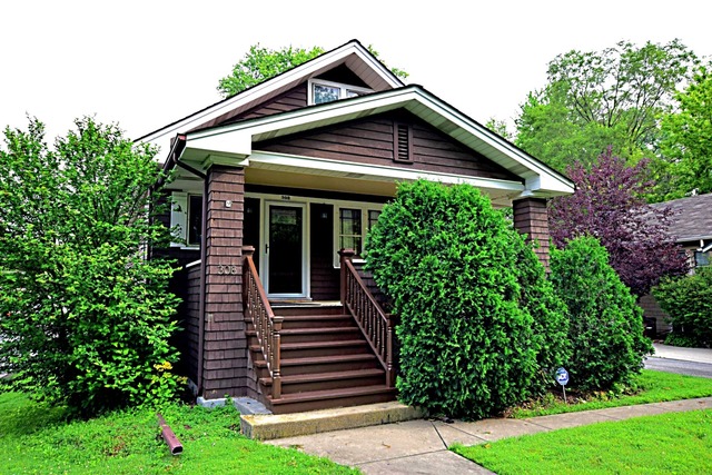 308 Olmsted Road Riverside, IL 60546 - Photo 1 of 25