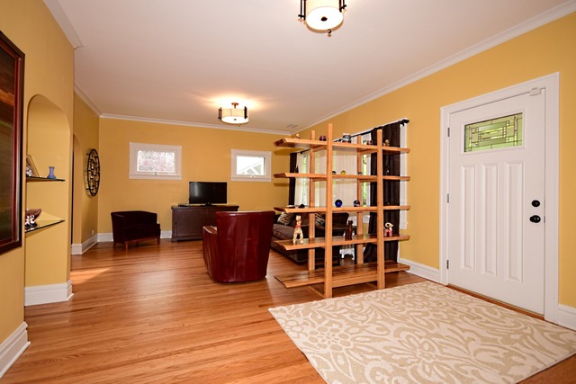 308 Olmsted Road Riverside, IL 60546 - Photo 5 of 25
