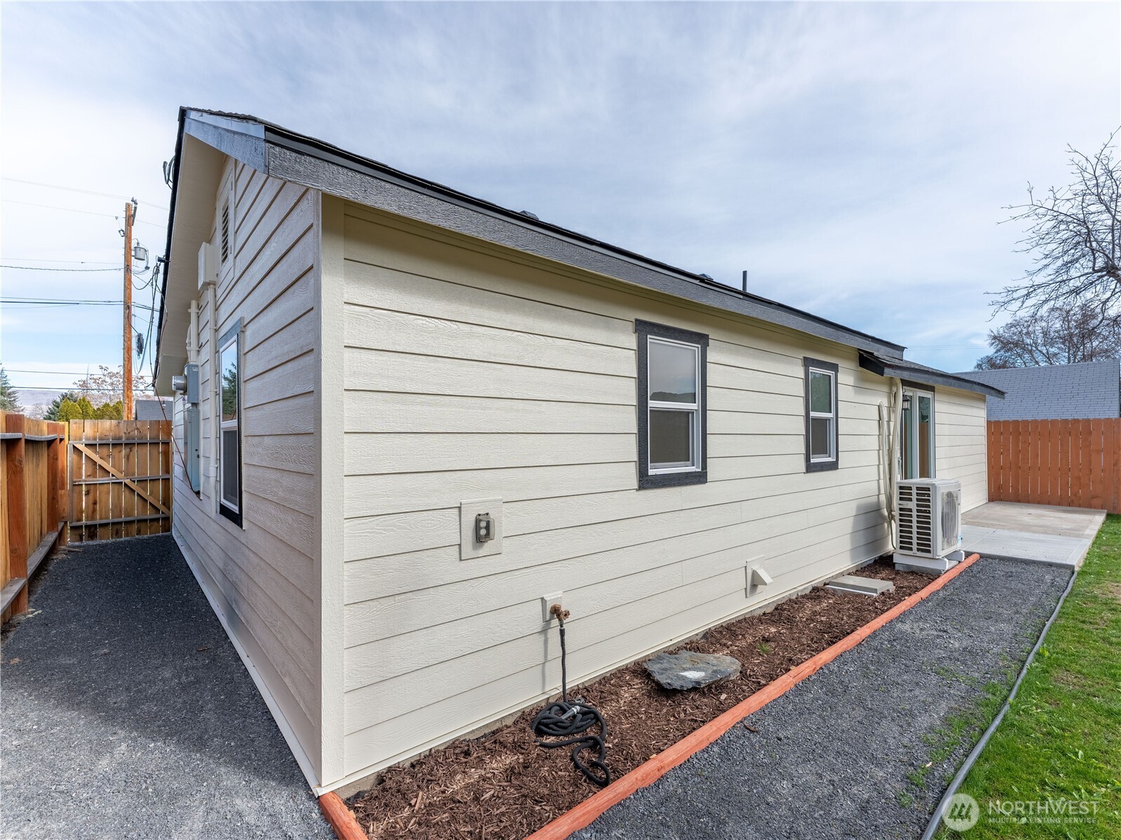 98 Fuller Street Wenatchee, WA 98801 - Photo 32 of 36